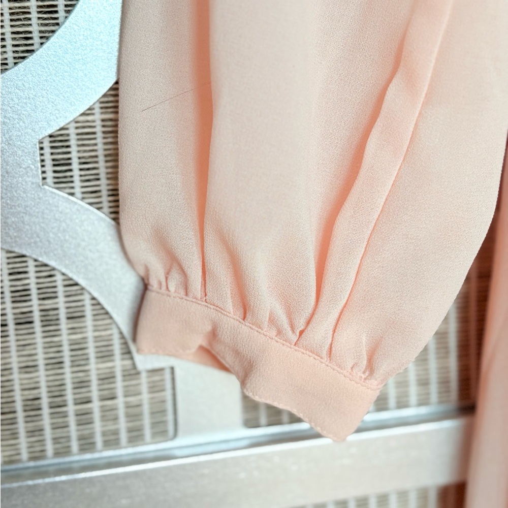NWT Lulu's Pink Pleated Gown with Bishop Sleeves - Picture 3 of 9